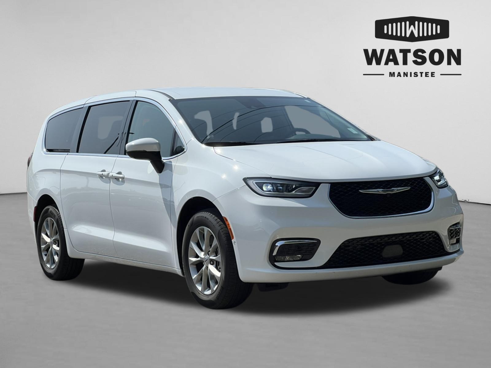 Bright White Clearcoat 2023 Chrysler Pacifica Minivan All-Wheel Drive 9-Speed Automatic