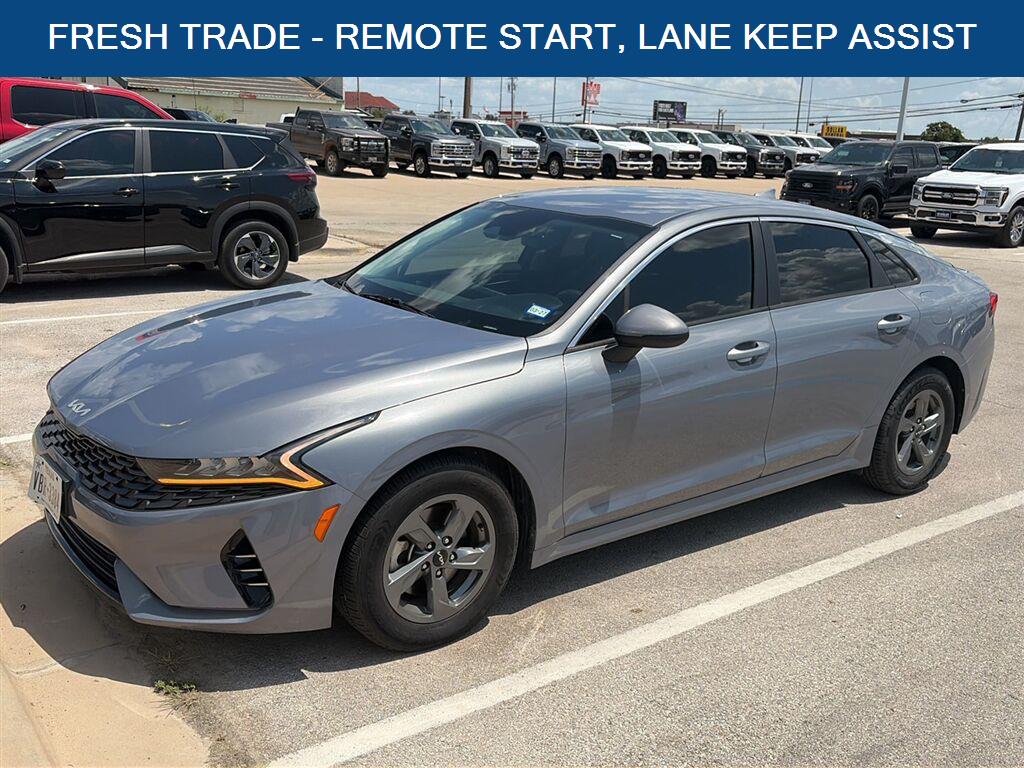 Everlasting Silver 2022 Kia K5 Sedan Front-Wheel Drive 8-Speed Automatic