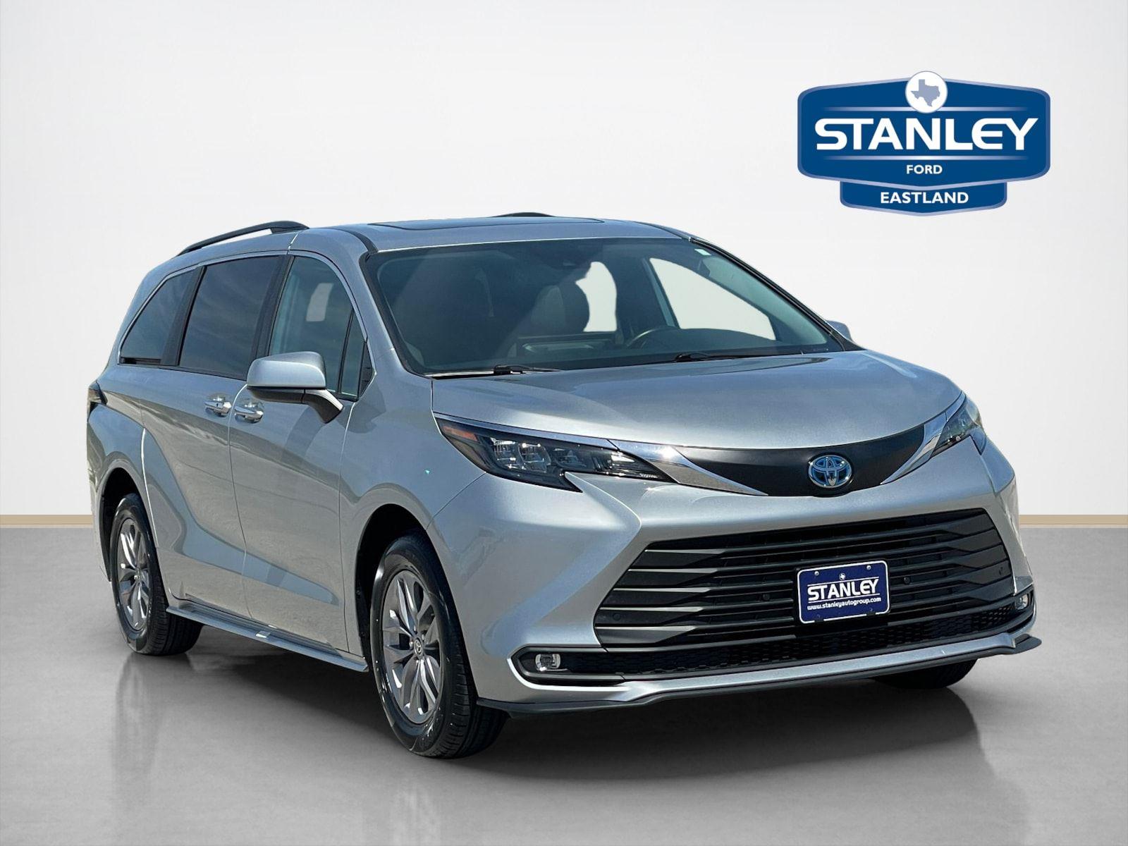 Celestial Silver Metallic 2025 Toyota Sienna Minivan Front-Wheel Drive Continuously Variable Transmission