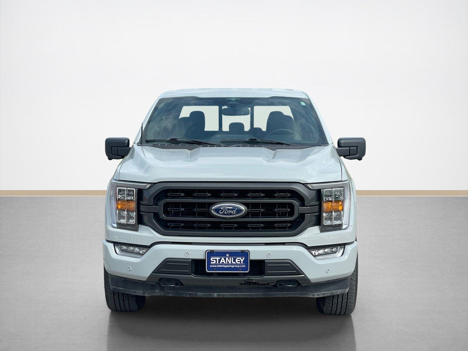 View vehicle photo 2