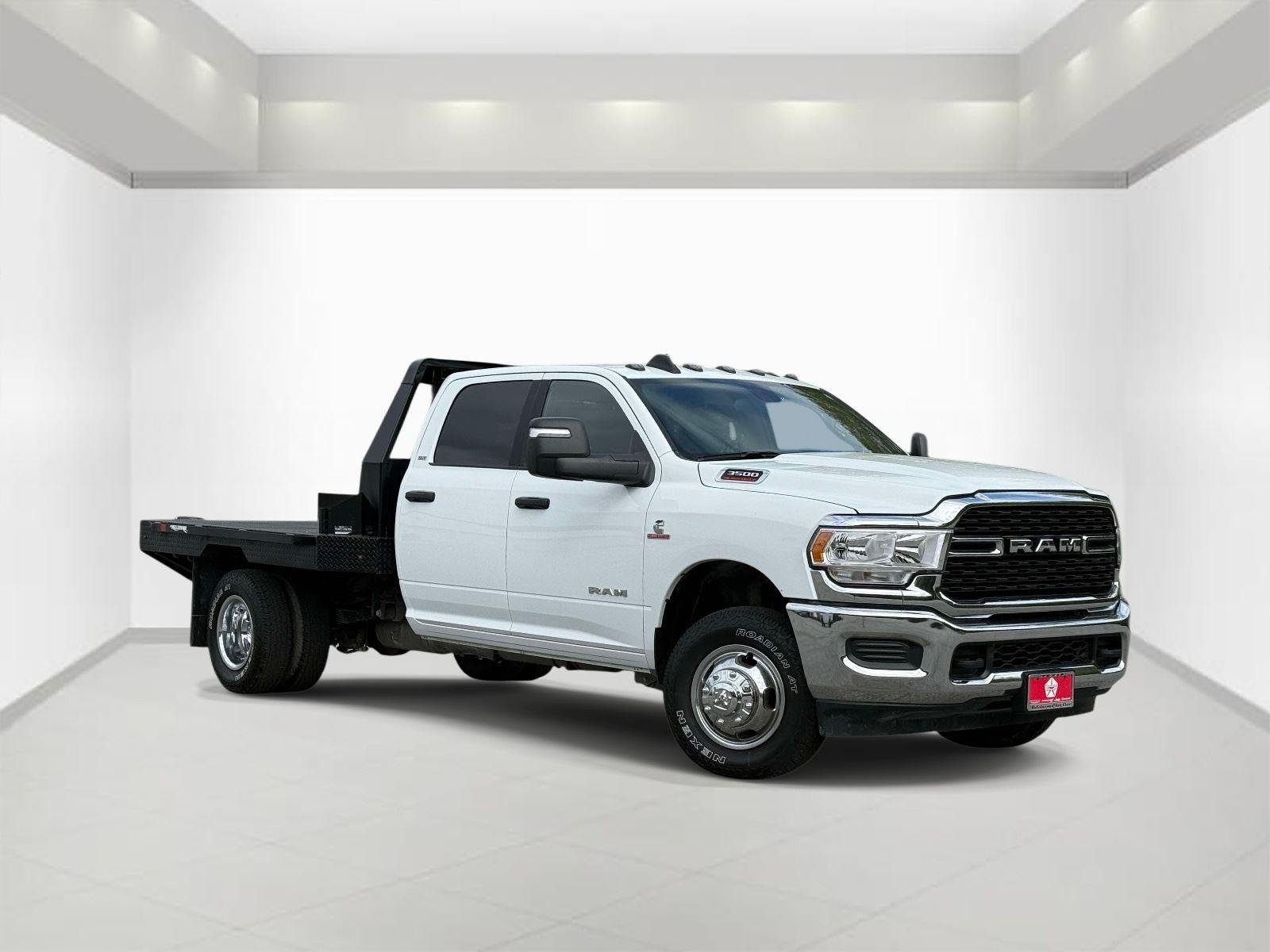 Bright White Clearcoat 2024 RAM 3500 Chassis SLT Crew Cab LB DRW 4WD Pickup Truck Four-Wheel Drive 6-Speed Automatic