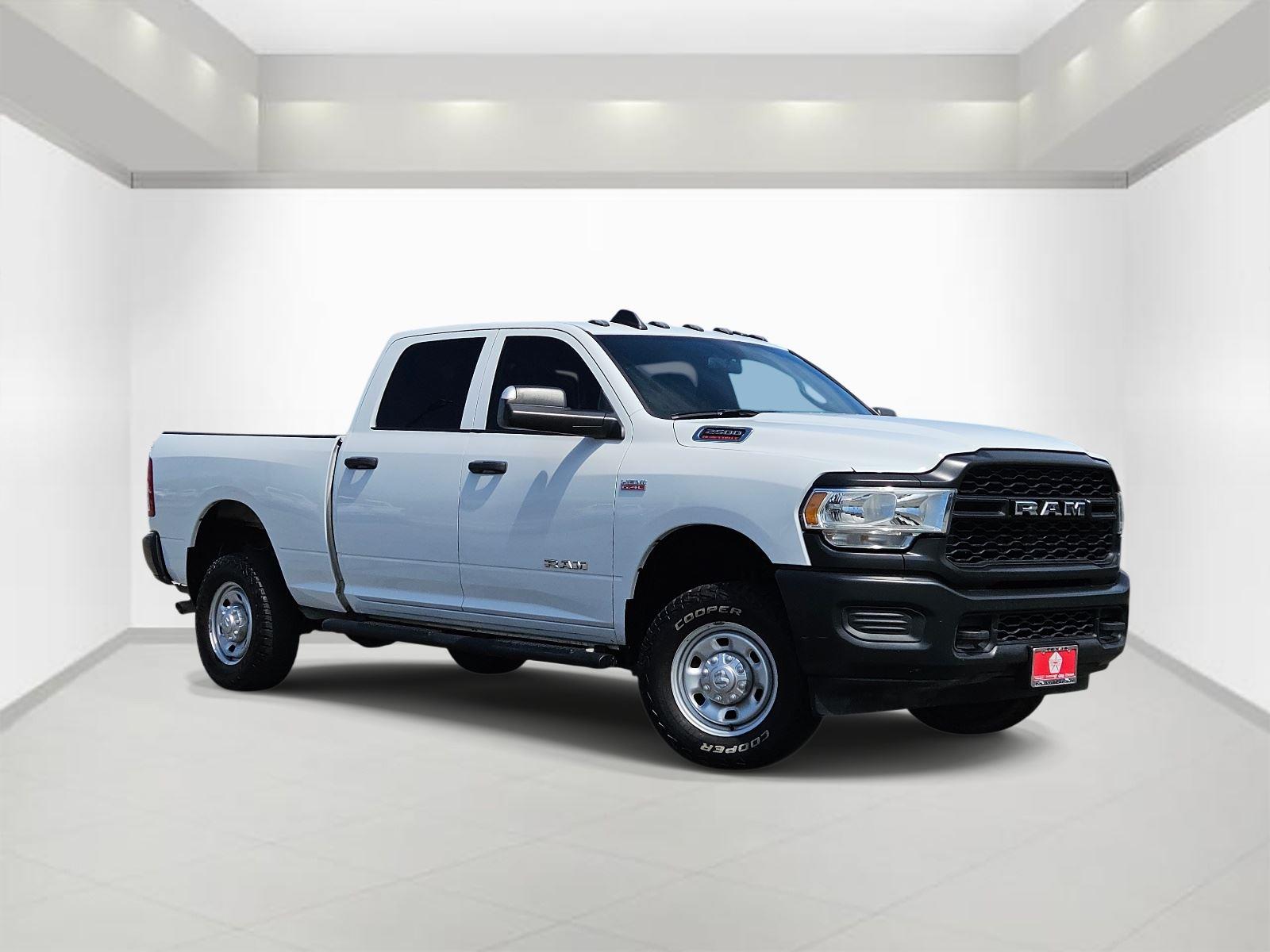 Bright White Clearcoat 2022 RAM 2500 Tradesman Crew Cab 4WD Pickup Truck Four-Wheel Drive 8-Speed Automatic