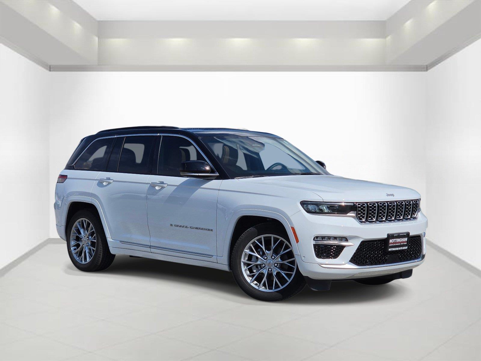  2025 Jeep Grand Cherokee Summit 4WD   