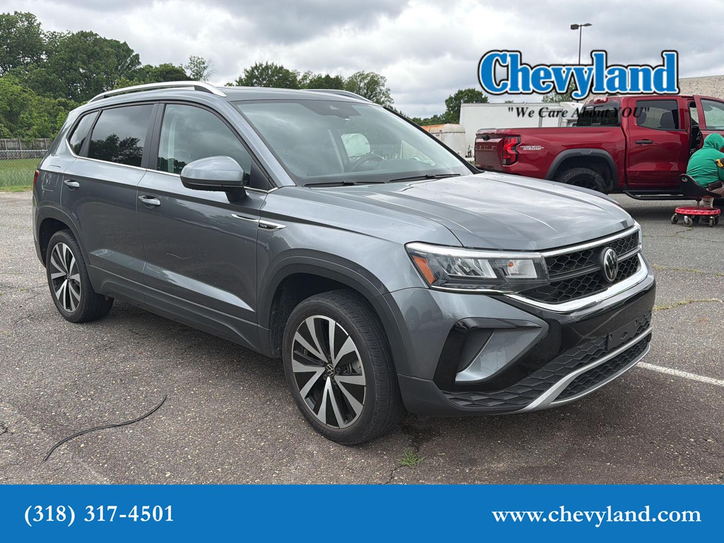 Gray 2023 Volkswagen Taos SE FWD SUV / Crossover Front-Wheel Drive Automatic
