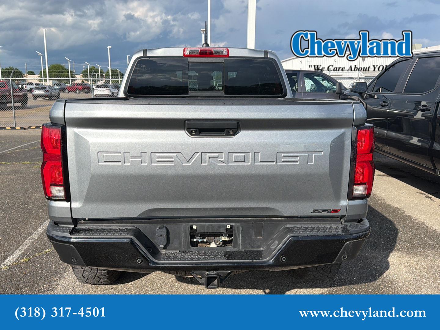 View vehicle photo 7