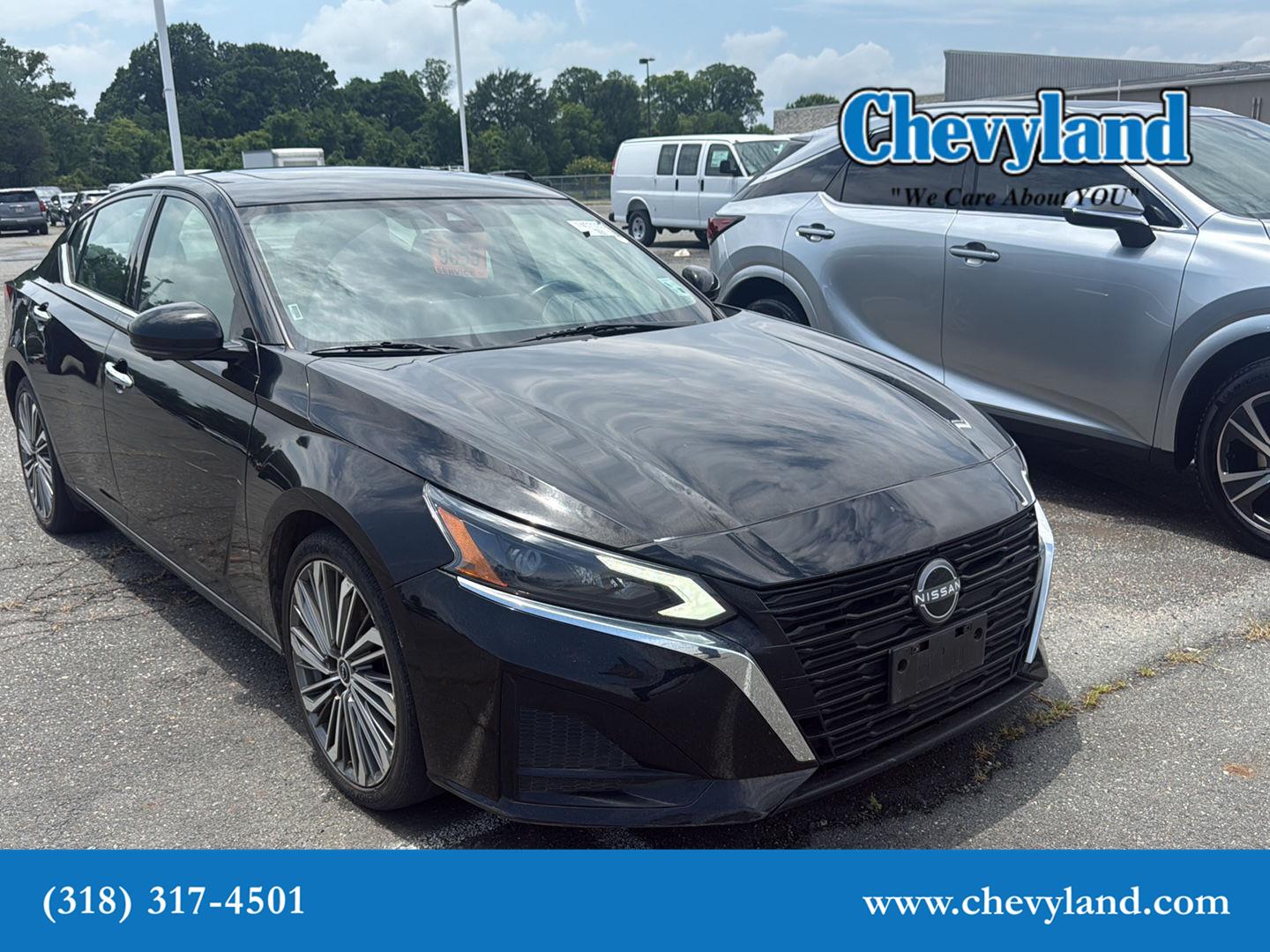 Super Black 2023 Nissan Altima Sedan Front-Wheel Drive Continuously Variable Transmission