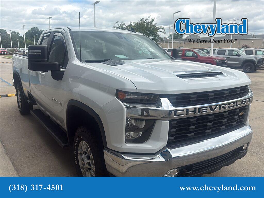 Summit White 2022 Chevrolet Silverado 2500HD Pickup Truck Four-Wheel Drive 6-Speed Automatic