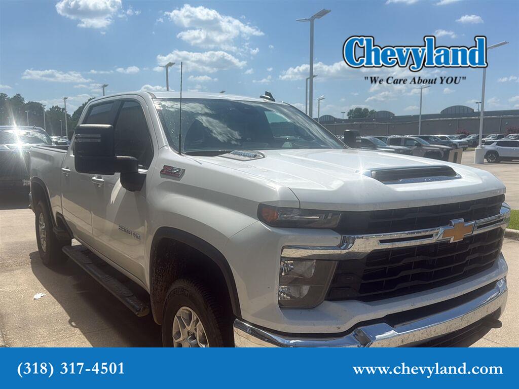 Summit White 2025 Chevrolet Silverado 2500HD Pickup Truck Four-Wheel Drive Automatic
