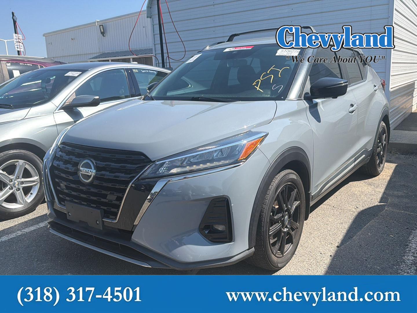Boulder Gray Pearl 2021 Nissan Kicks SUV / Crossover Front-Wheel Drive Continuously Variable Transmission