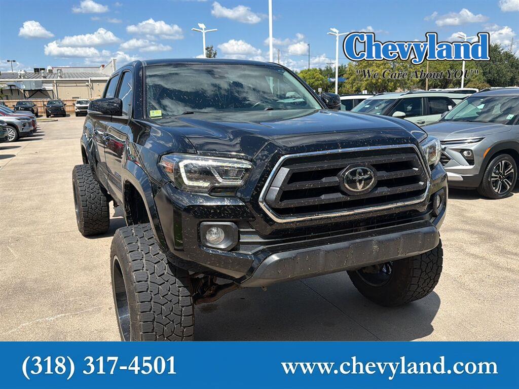 Midnight Black Metallic 2022 Toyota Tacoma Pickup Truck Four-Wheel Drive Automatic