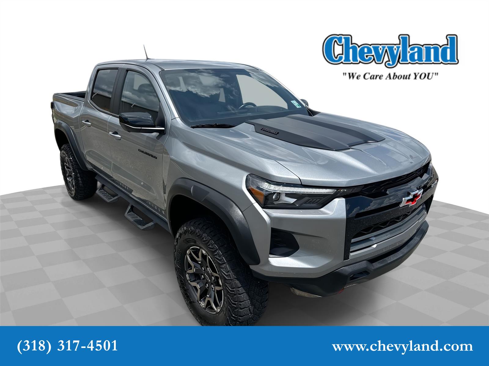 Sterling Gray Metallic 2025 Chevrolet Colorado Pickup Truck Four-Wheel Drive 8-Speed Automatic