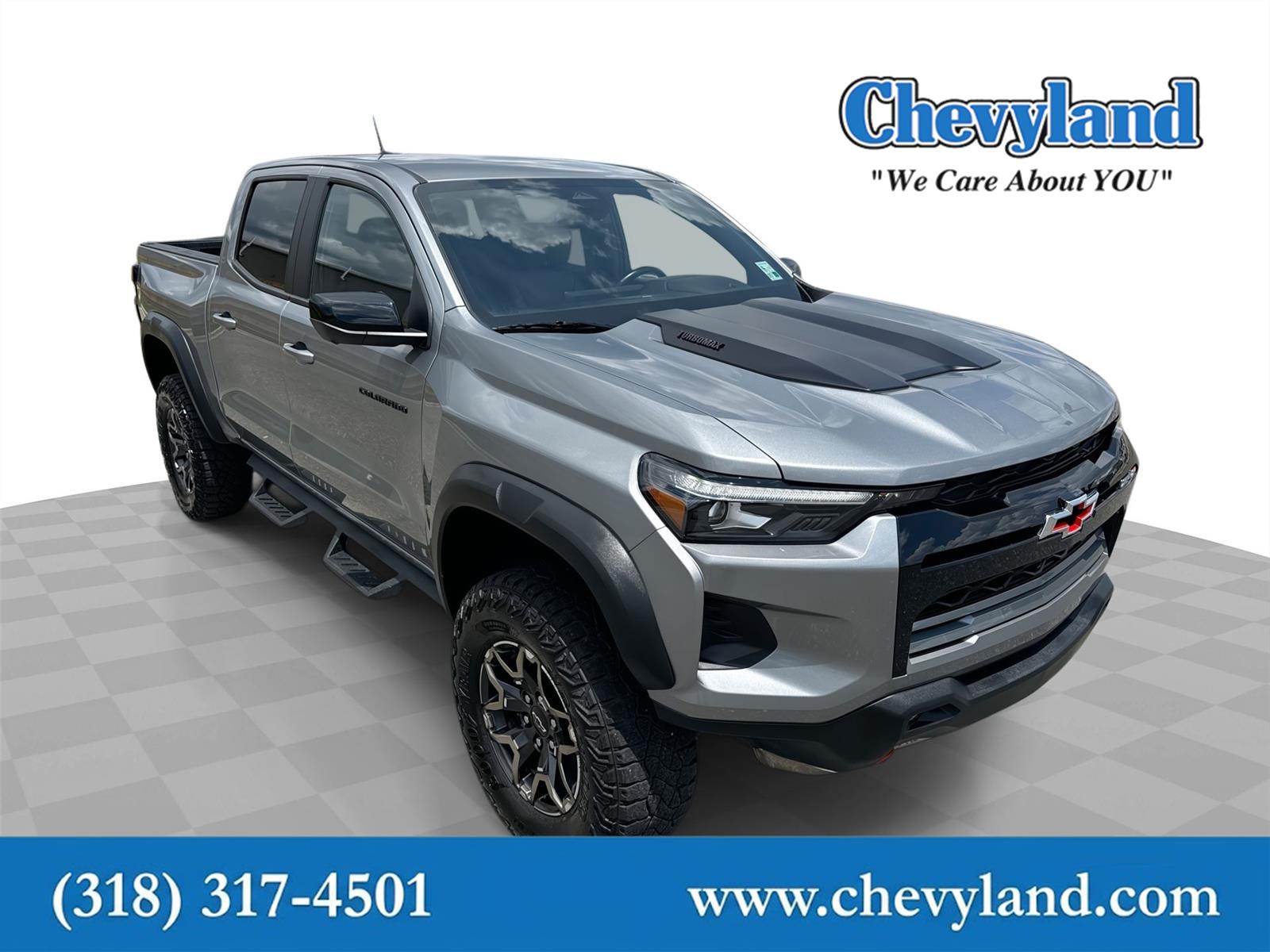 Sterling Gray Metallic 2025 Chevrolet Colorado Pickup Truck Four-Wheel Drive 8-Speed Automatic