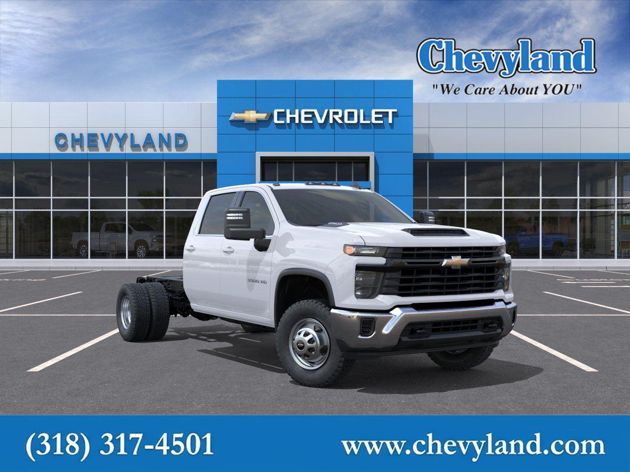 Summit White 2026 Chevrolet Silverado 3500HD Pickup Truck Four-Wheel Drive Automatic