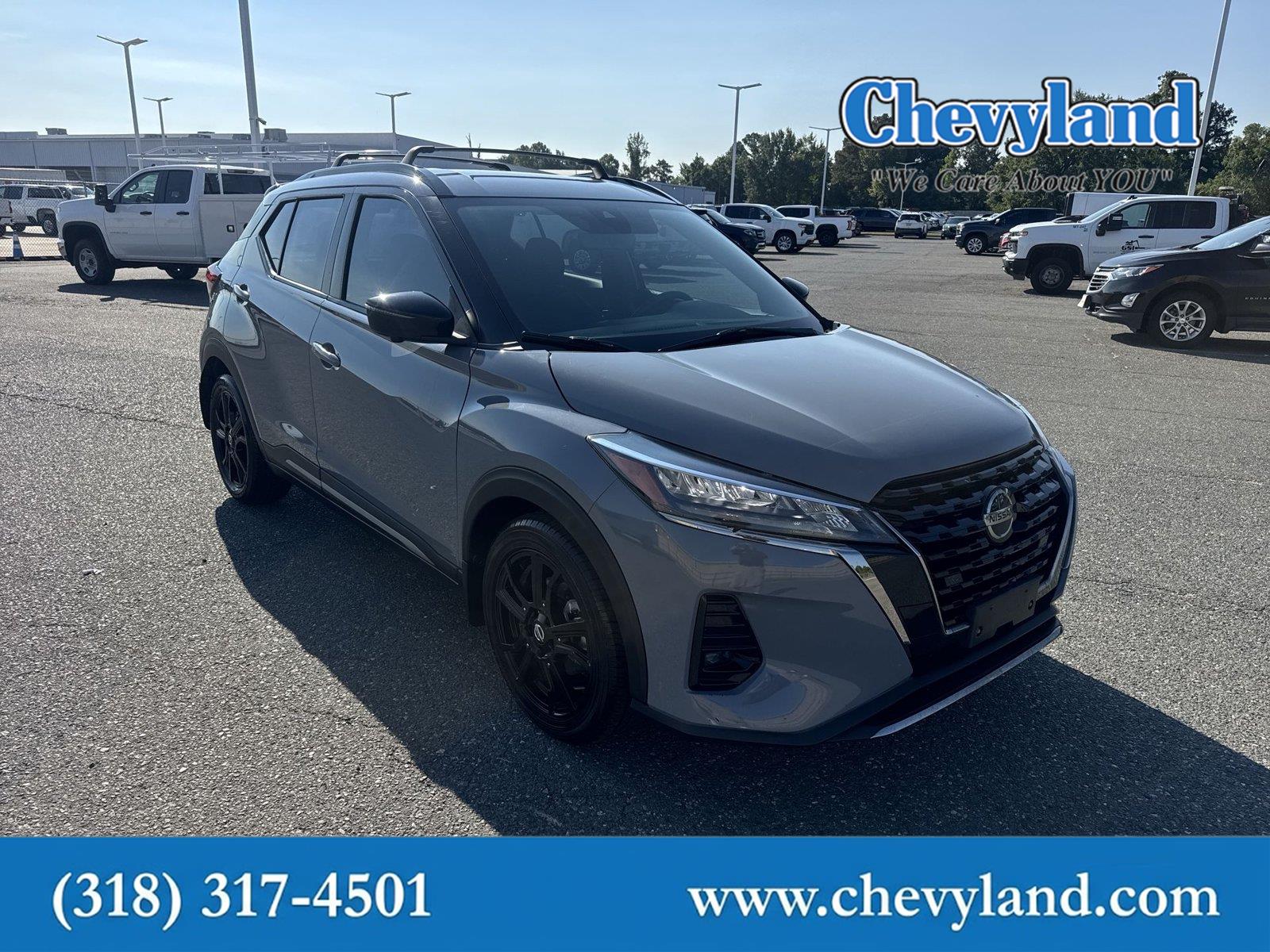 2021 Nissan Kicks Gris (Boulder Gray Pearl) SUV/Crossover Tracción delantera Transmisión variable continua