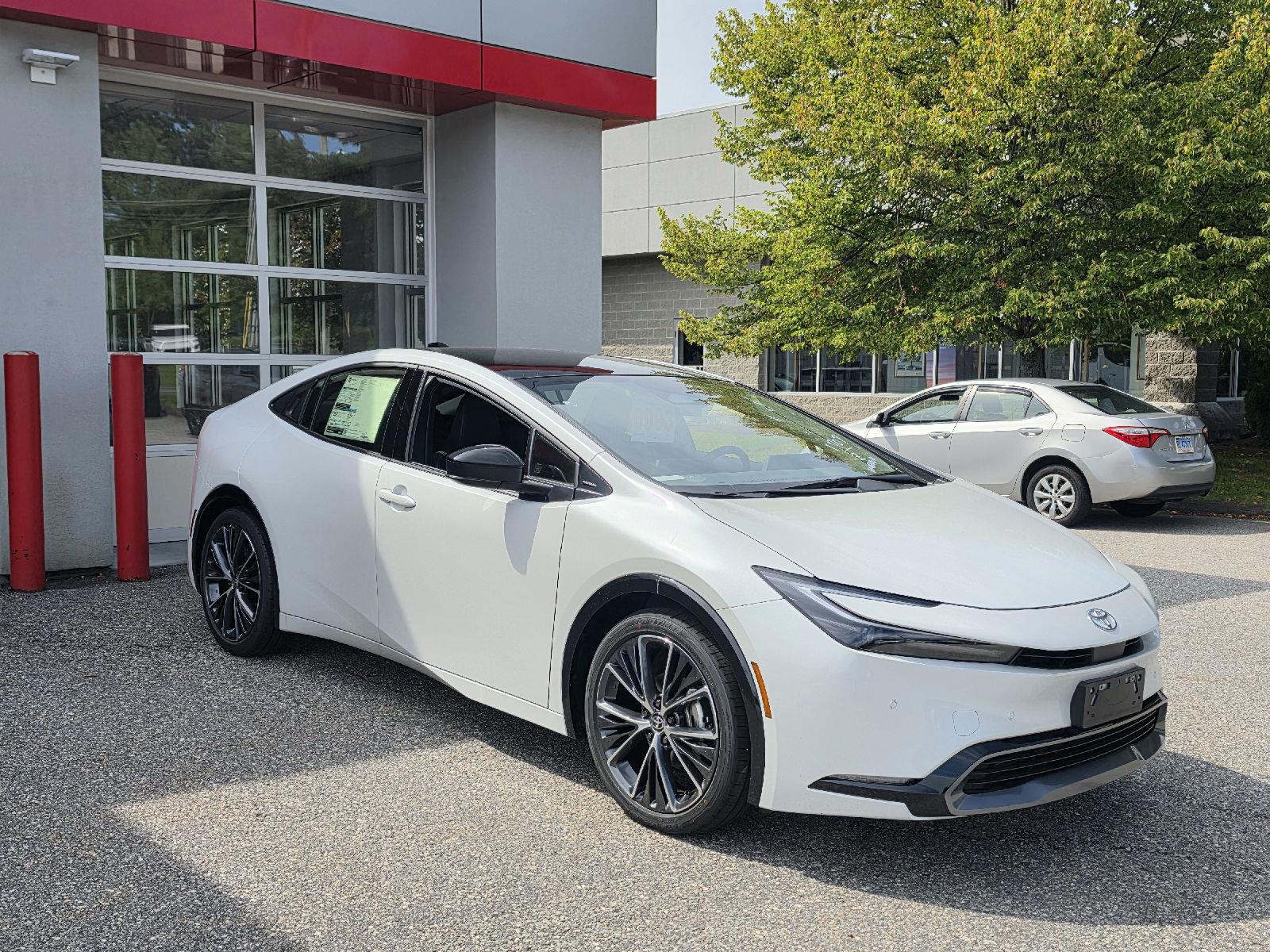 White (Wind Chill Pearl) 2026 Toyota Prius Hatchback Front-Wheel Drive Automatic