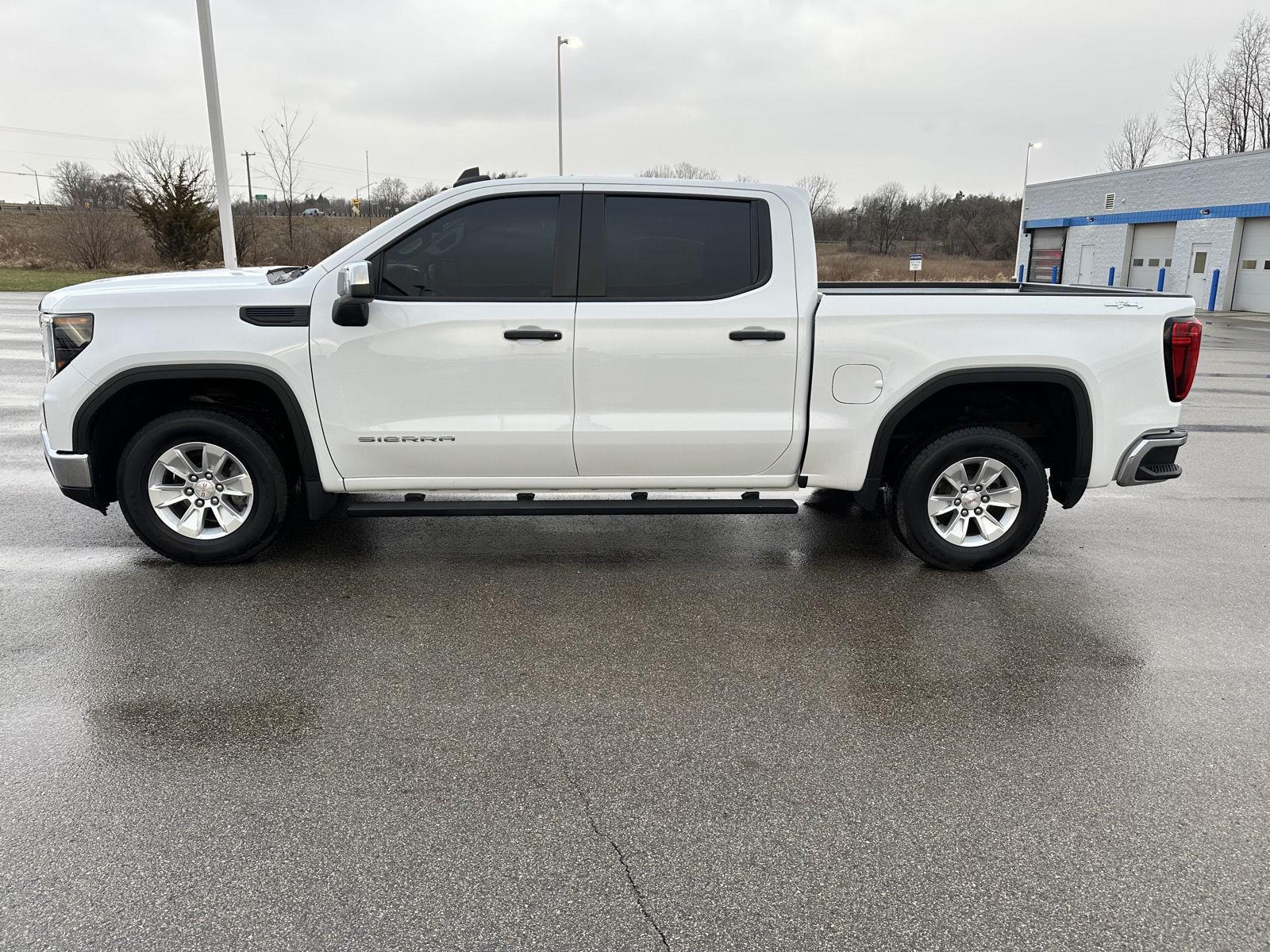 View vehicle photo 3