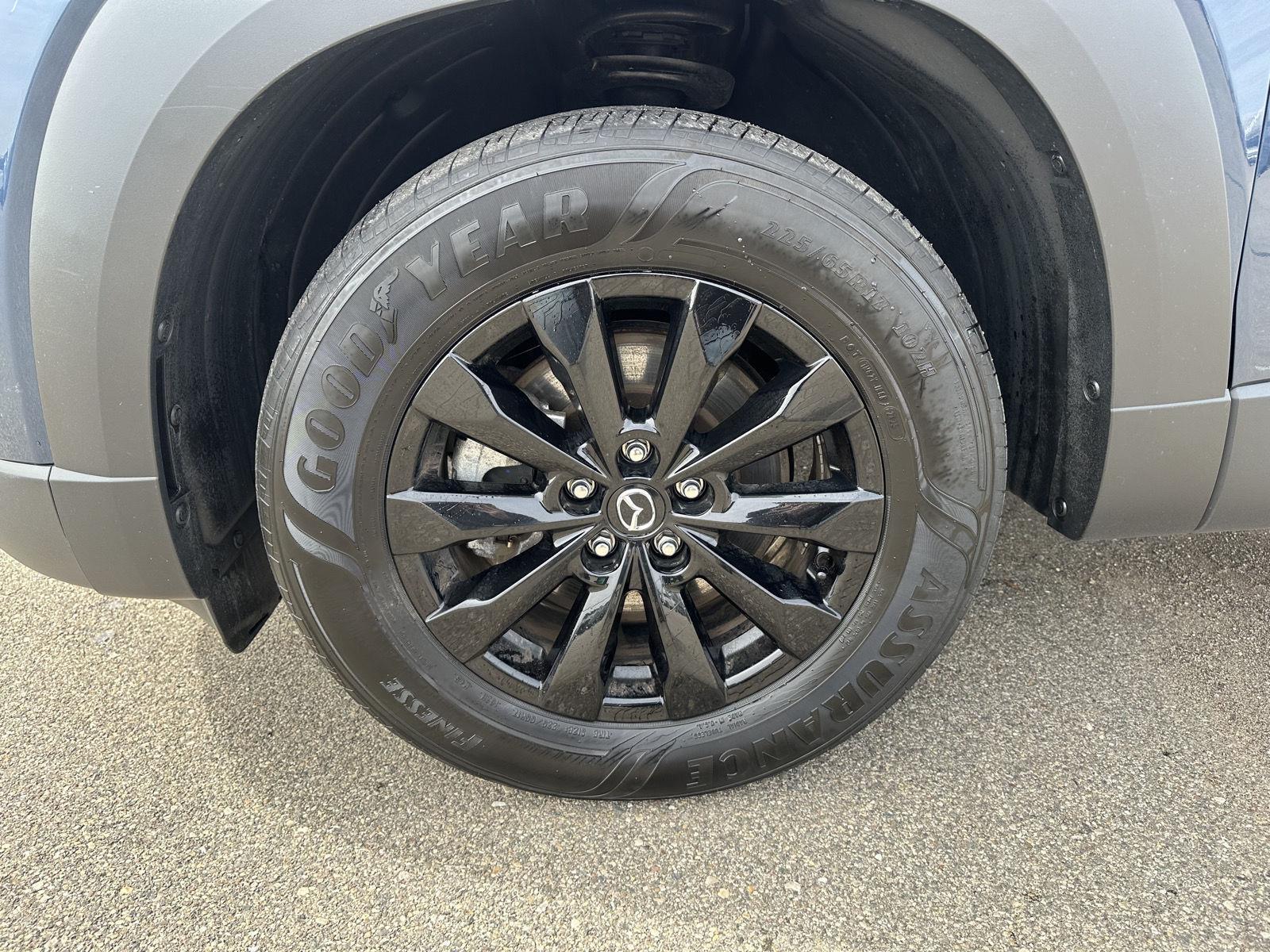 View vehicle photo 4