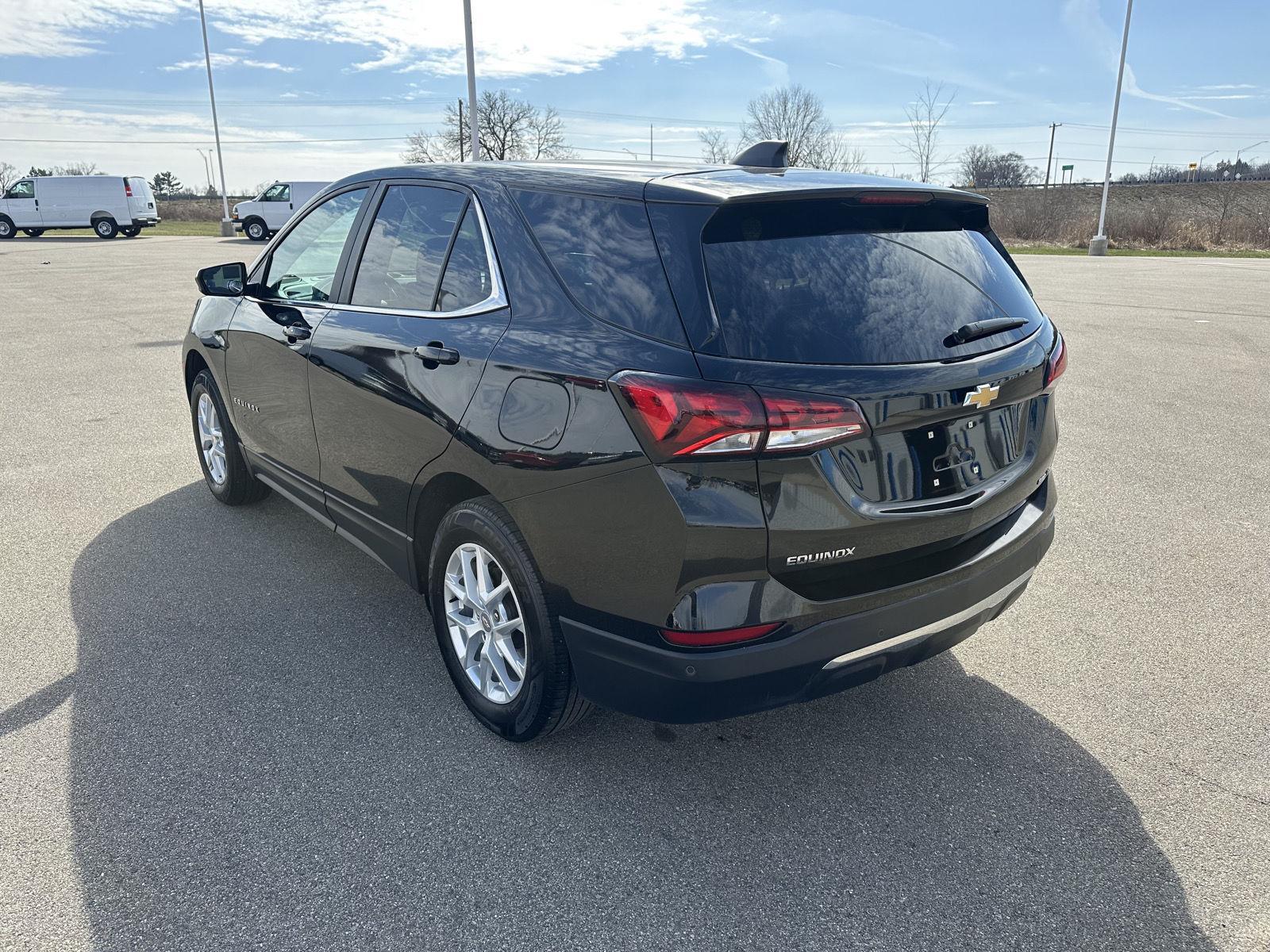 View vehicle photo 3