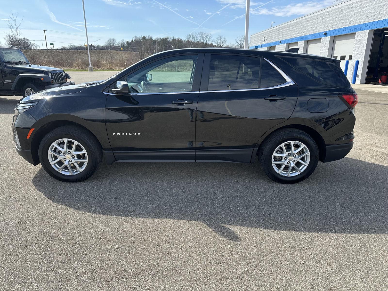 View vehicle photo 5