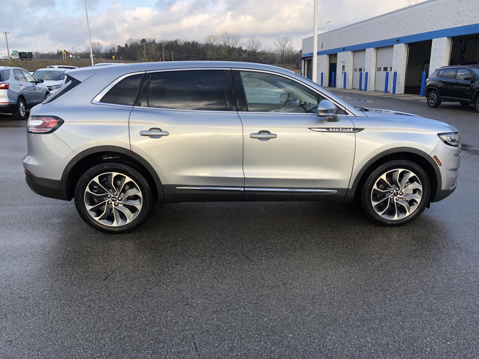 View vehicle photo 6