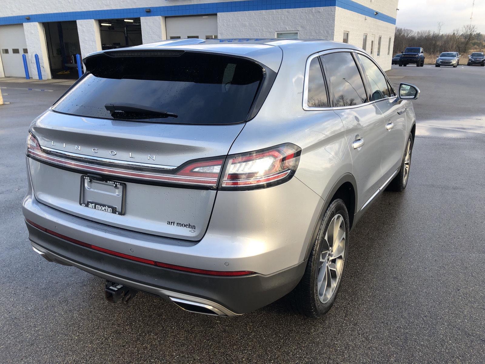 View vehicle photo 7