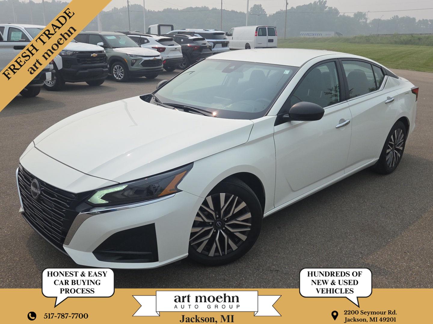 Glacier White 2025 Nissan Altima Sedan Front-Wheel Drive Continuously Variable Transmission
