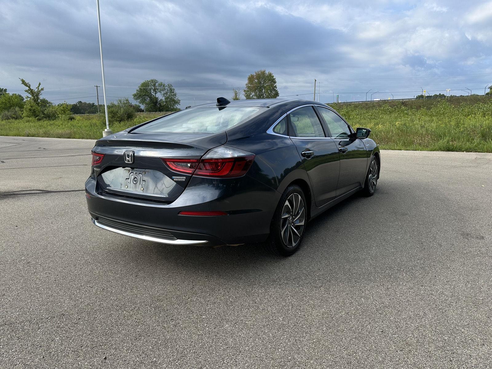 View vehicle photo 5