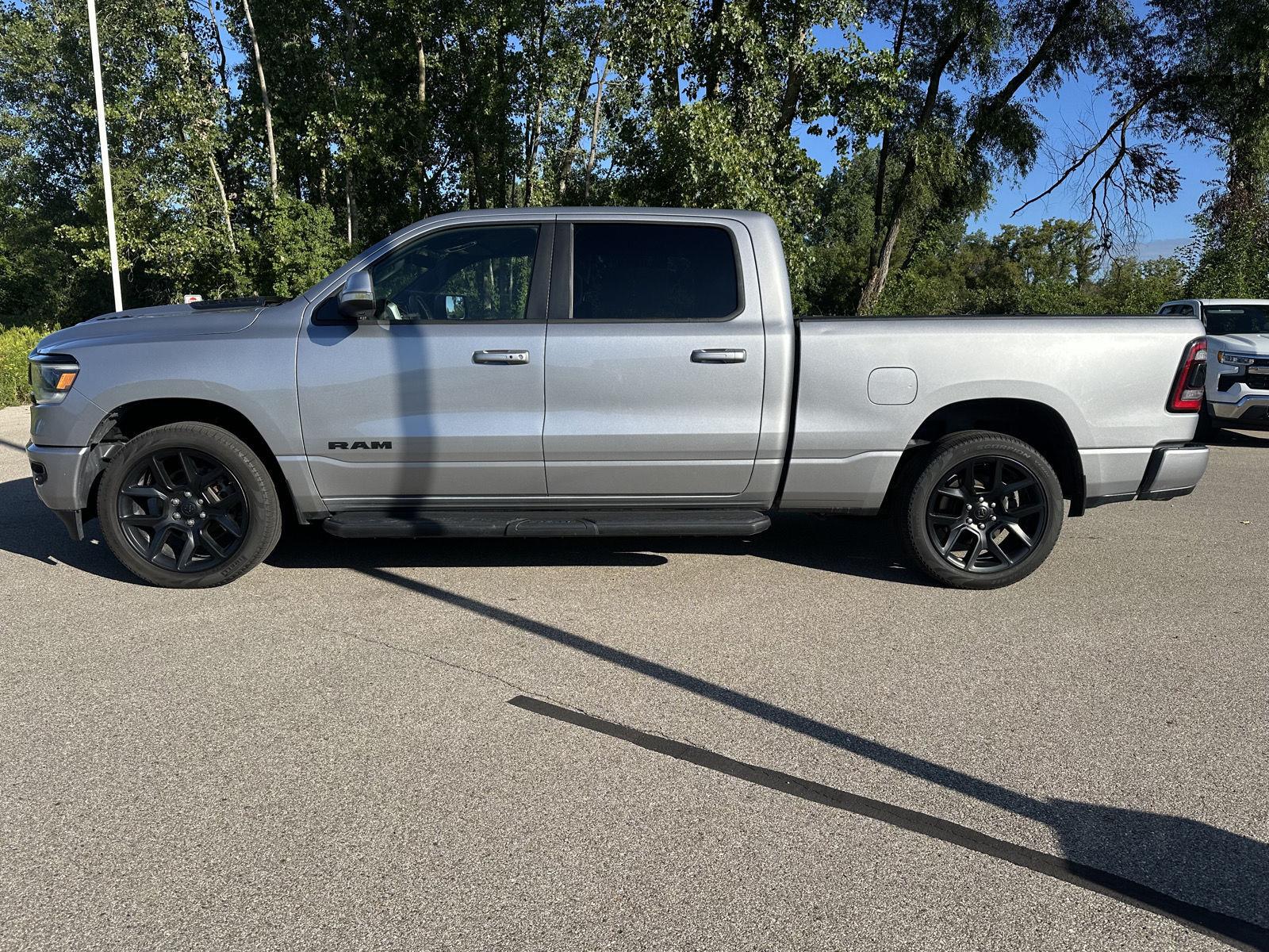 View vehicle photo 2