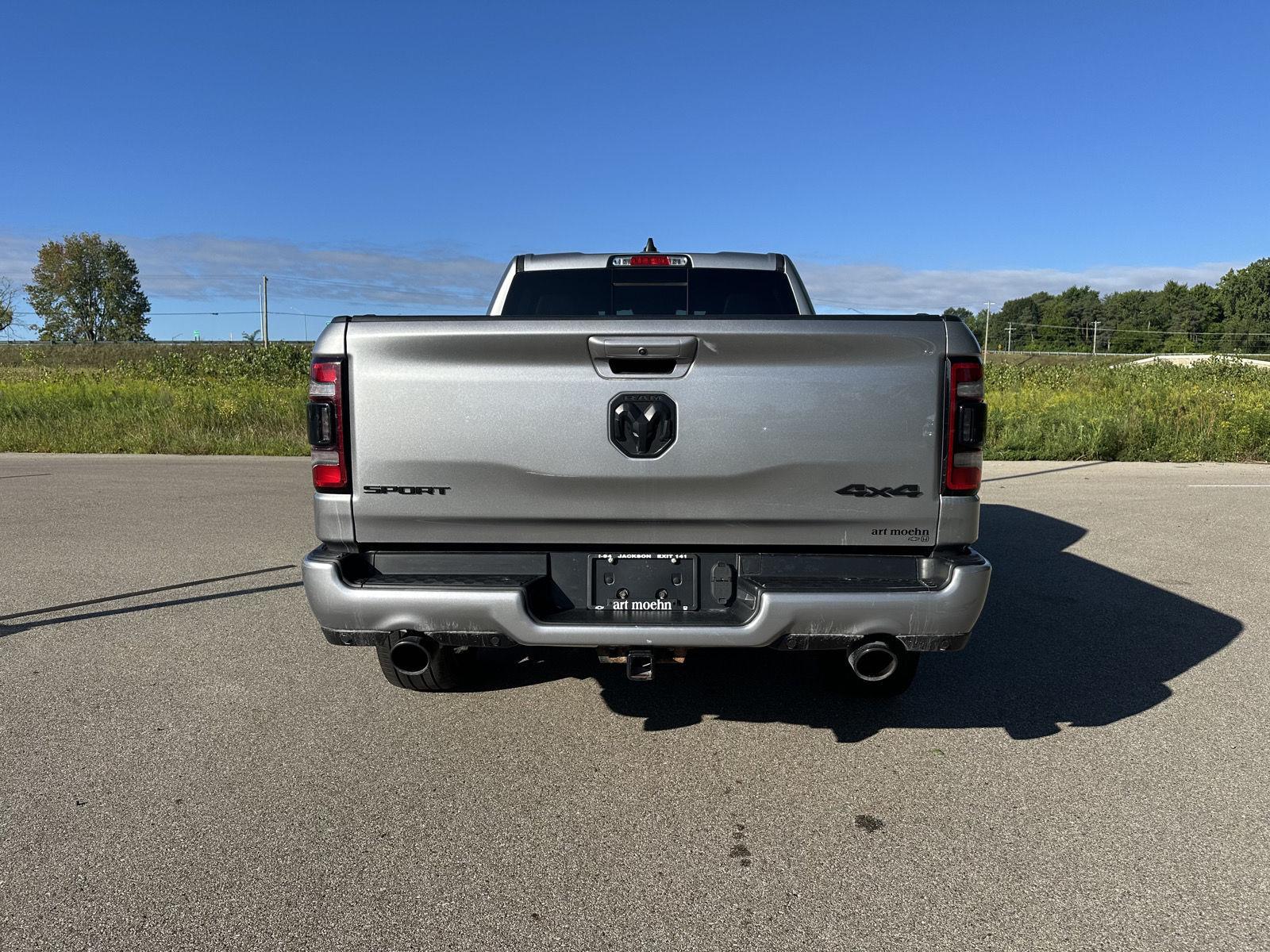 View vehicle photo 6