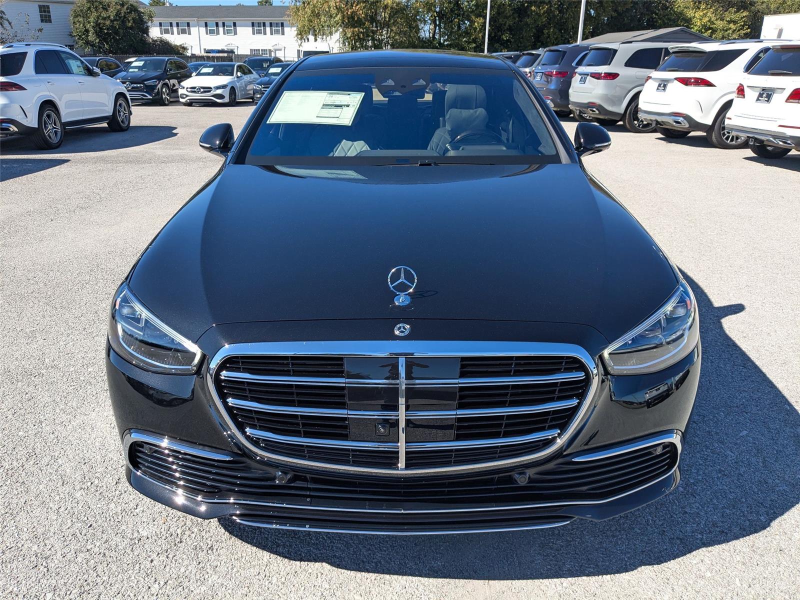 New 2026 Obsidian Black Metallic Mercedes-Benz 580 image 2