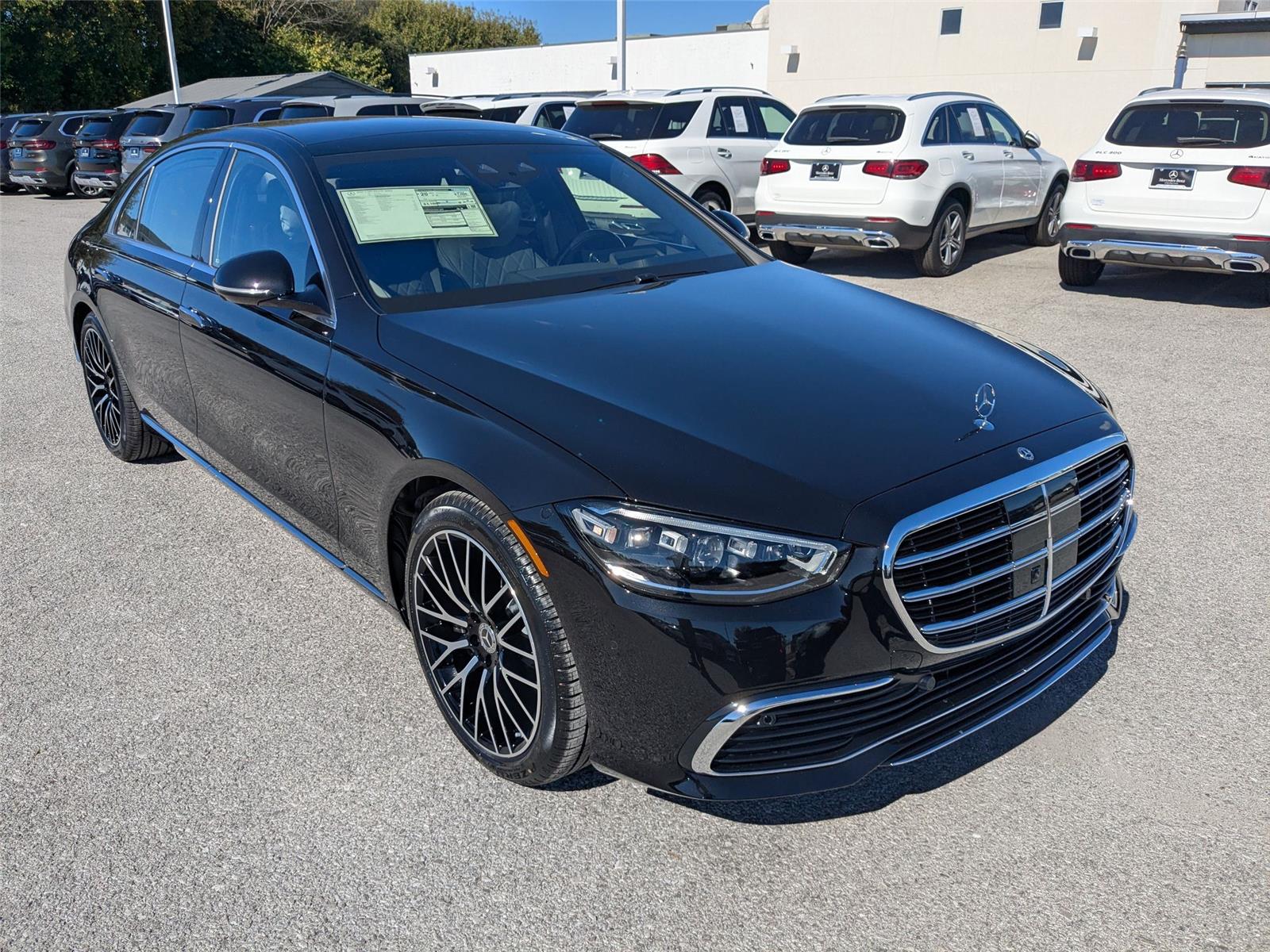 New 2026 Obsidian Black Metallic Mercedes-Benz 580 image 3