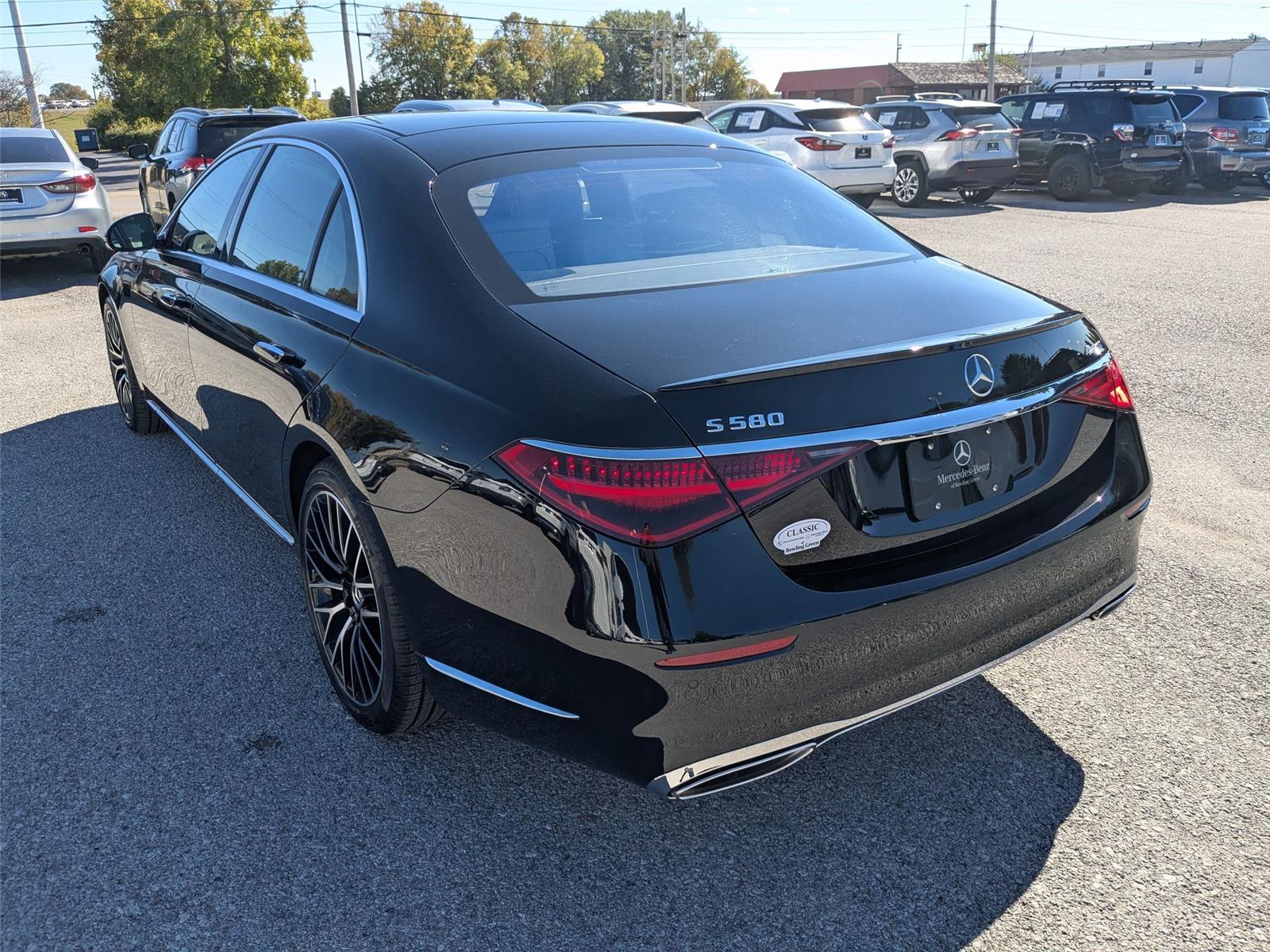 New 2026 Obsidian Black Metallic Mercedes-Benz 580 image 7