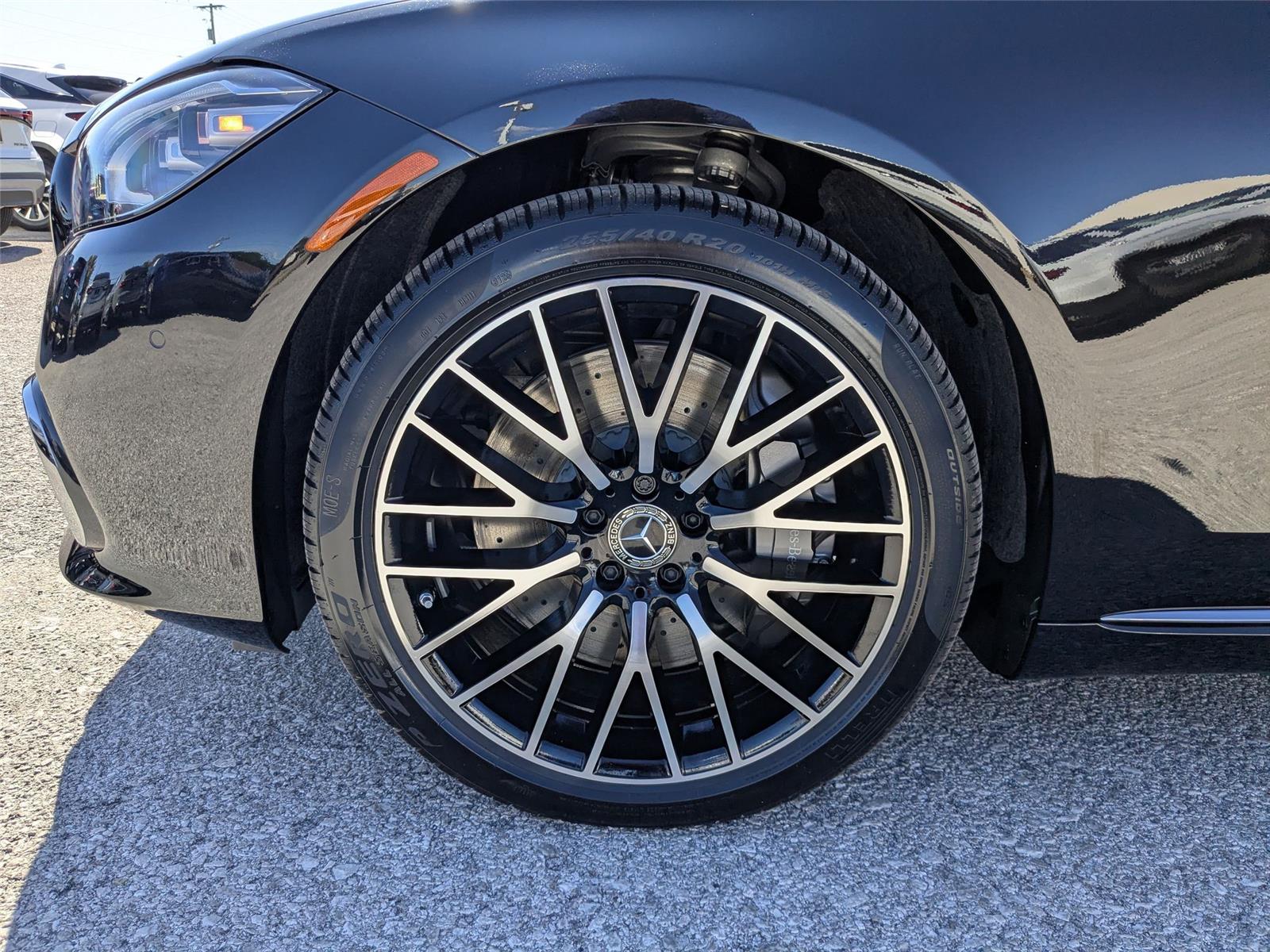 New 2026 Obsidian Black Metallic Mercedes-Benz 580 image 9