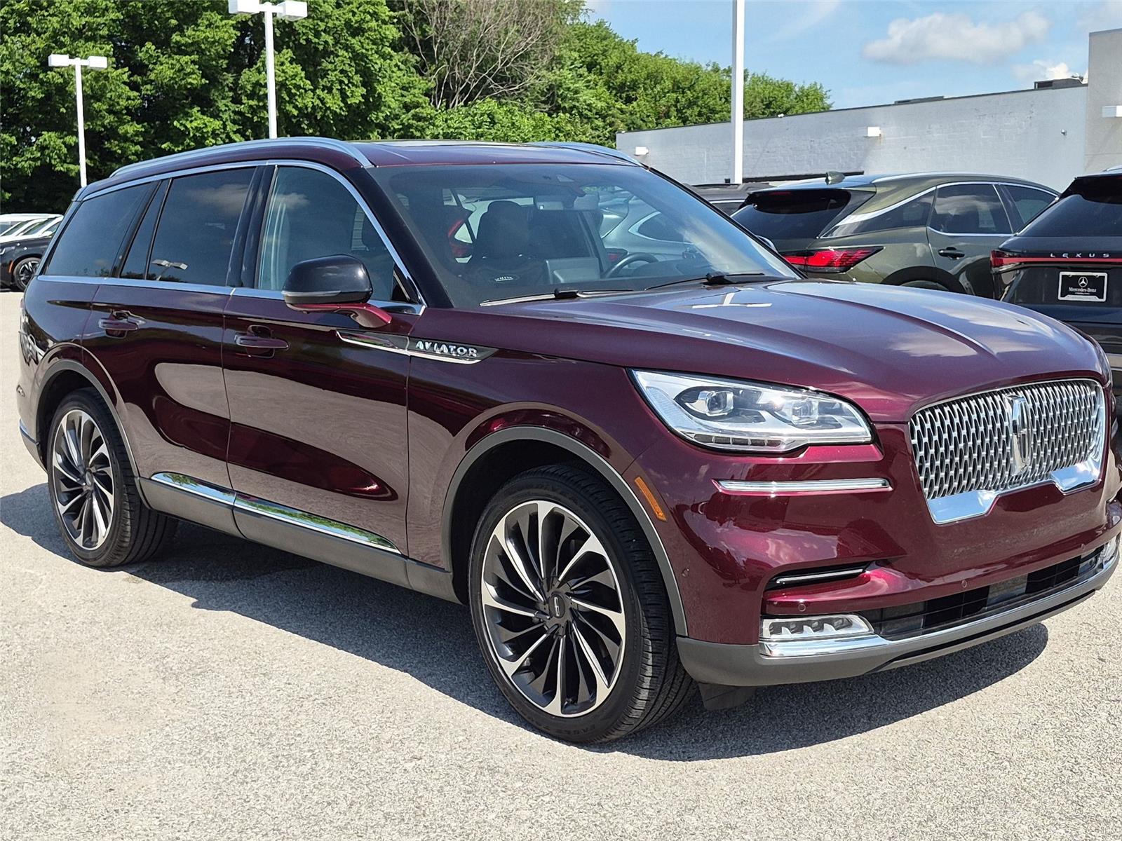 Used 2022 Burgundy Velvet Metallic Tinted Clearcoat Lincoln Reserve image 7