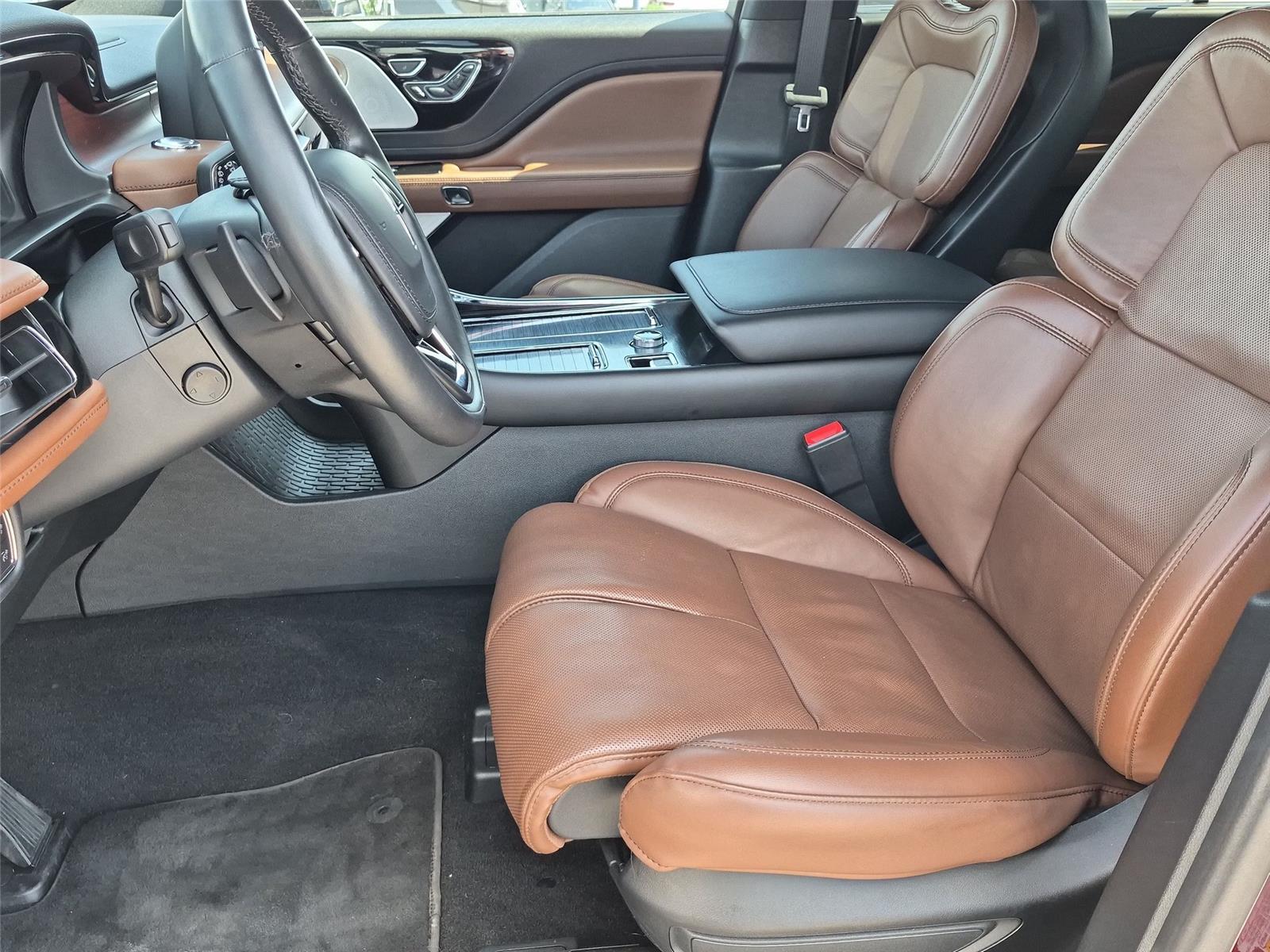 Used 2022 Burgundy Velvet Metallic Tinted Clearcoat Lincoln Reserve image 18