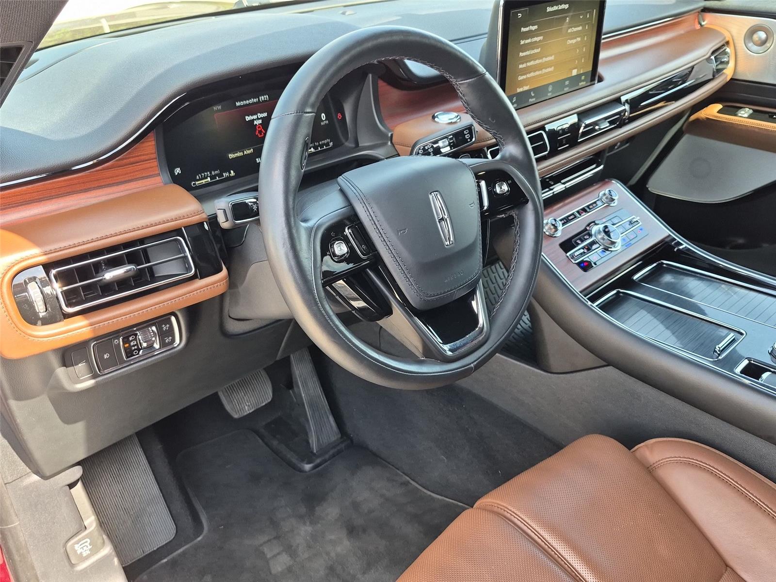 Used 2022 Burgundy Velvet Metallic Tinted Clearcoat Lincoln Reserve image 19