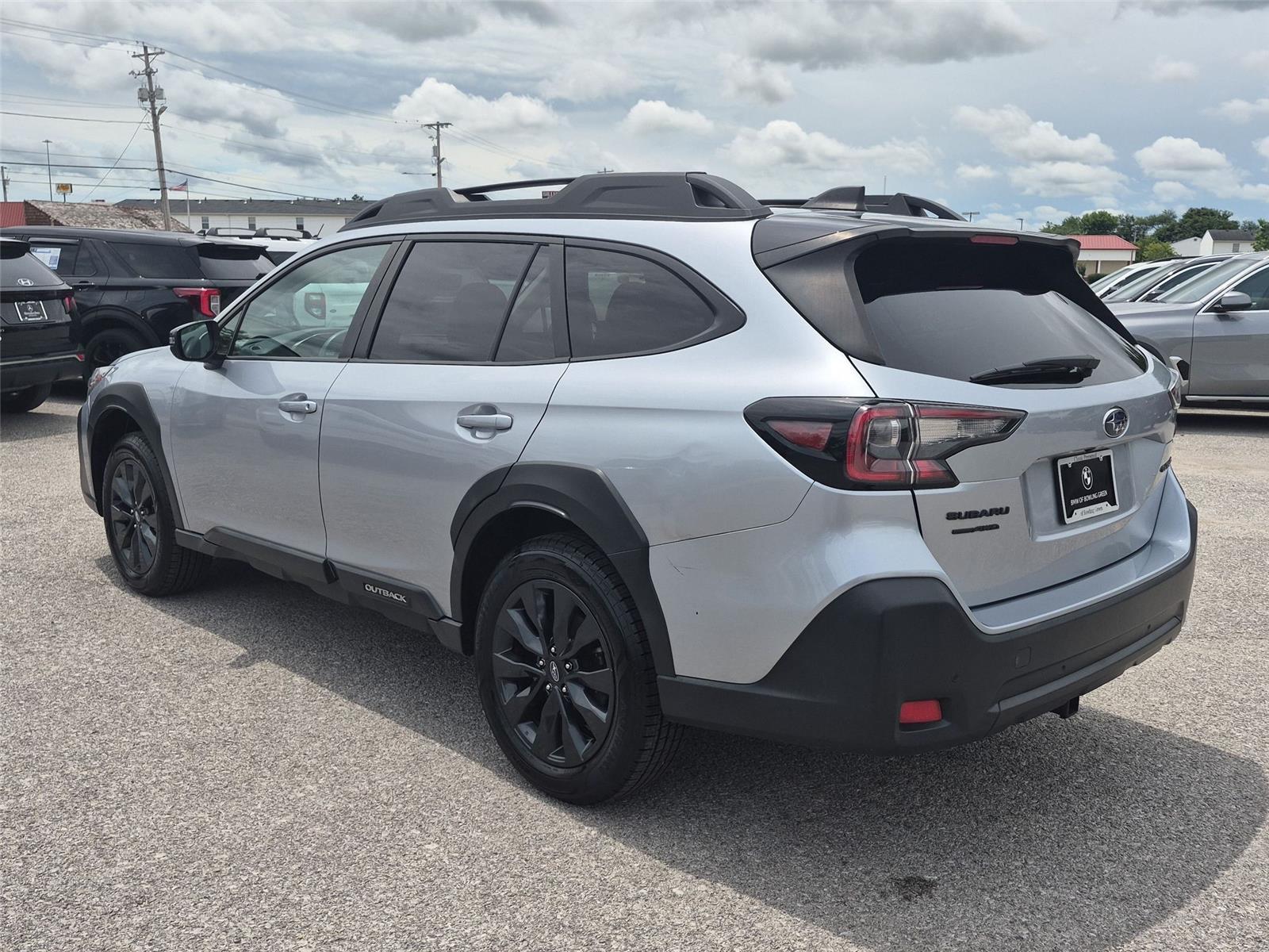 Used 2023 Ice Silver Metallic Subaru Onyx Edition image 3