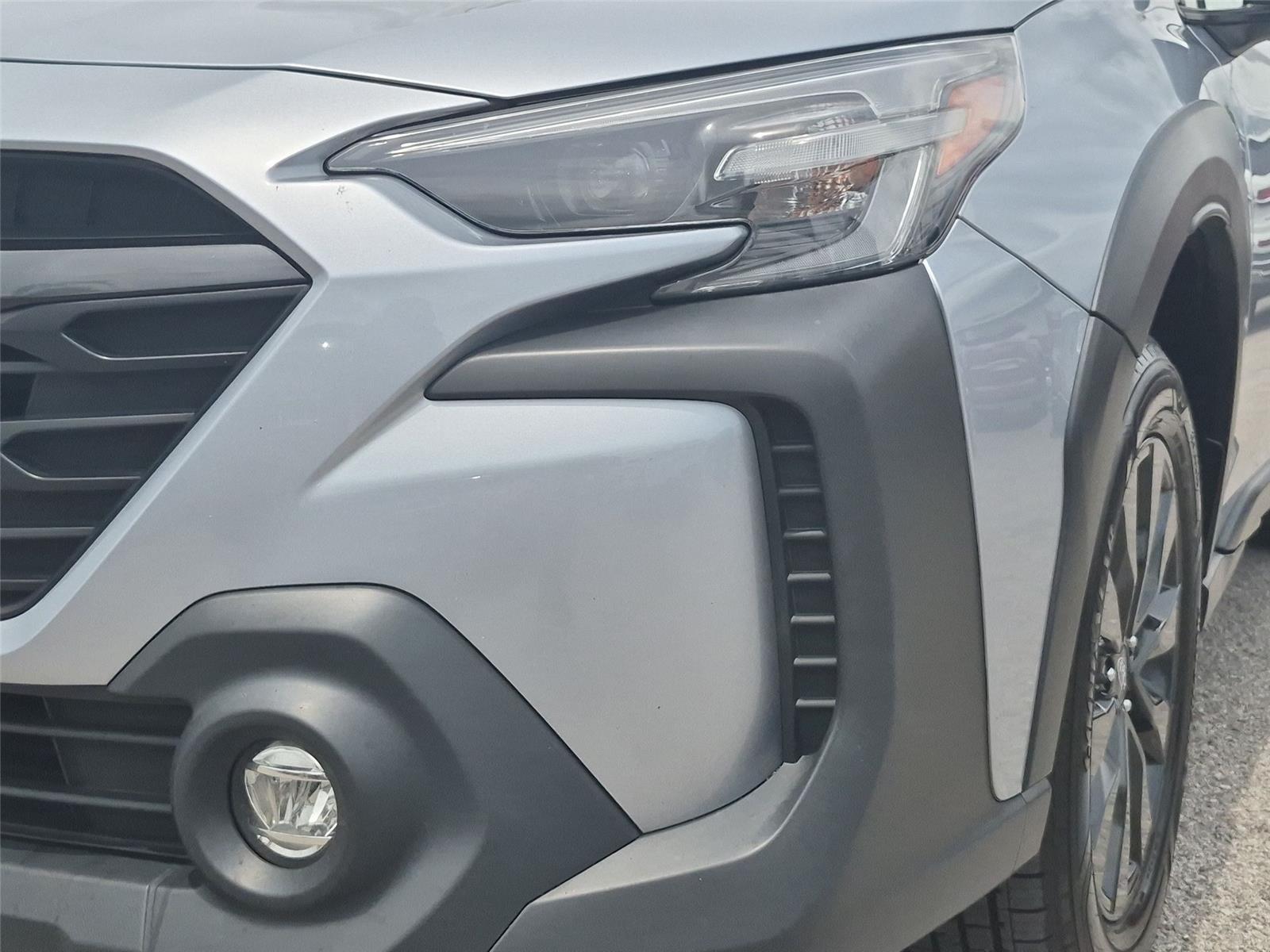Used 2023 Ice Silver Metallic Subaru Onyx Edition image 9