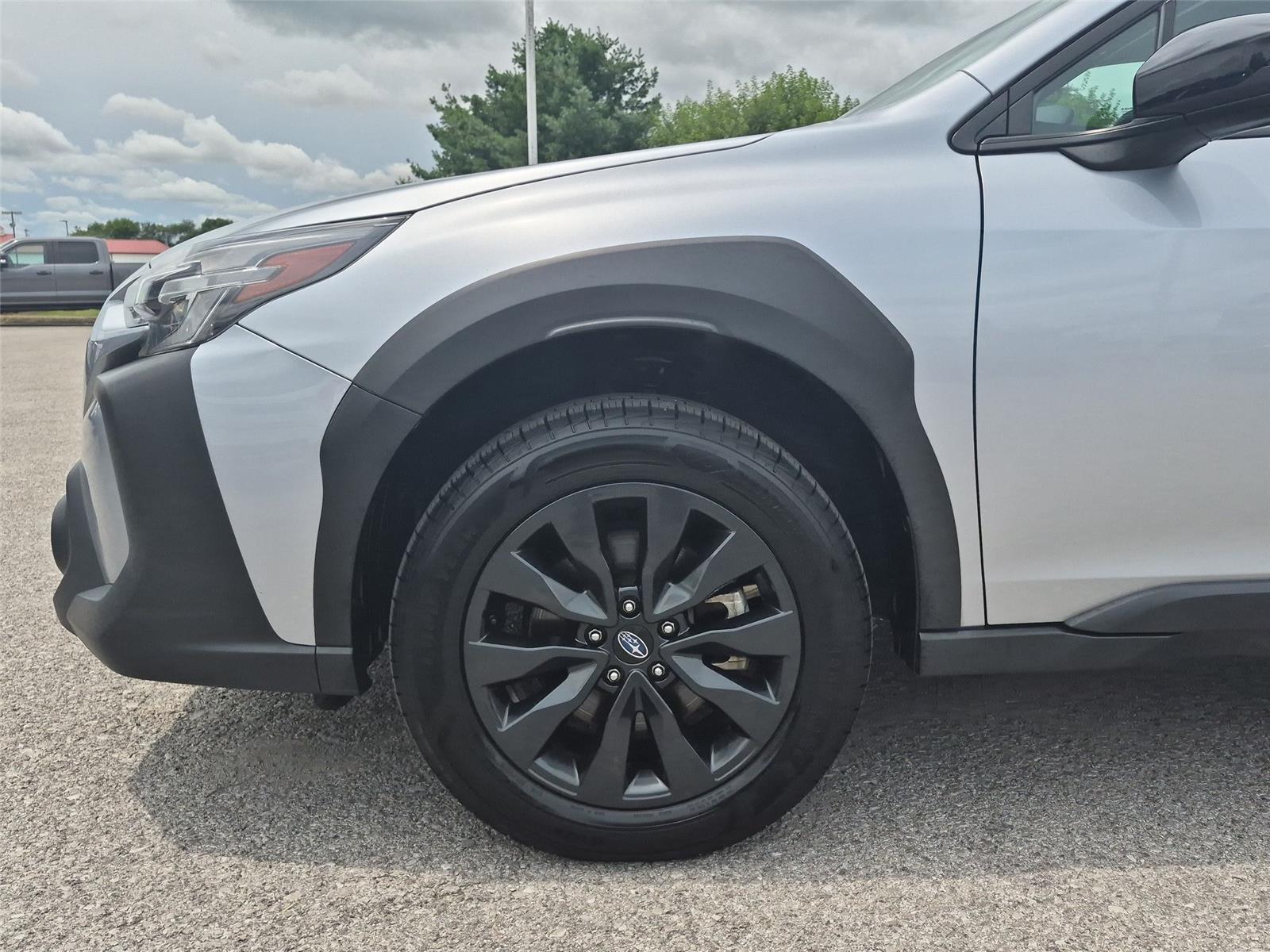 Used 2023 Ice Silver Metallic Subaru Onyx Edition image 10