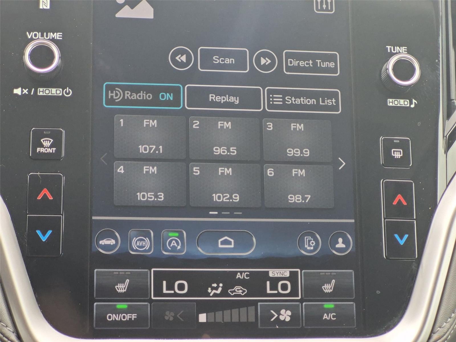 Used 2023 Ice Silver Metallic Subaru Onyx Edition image 27