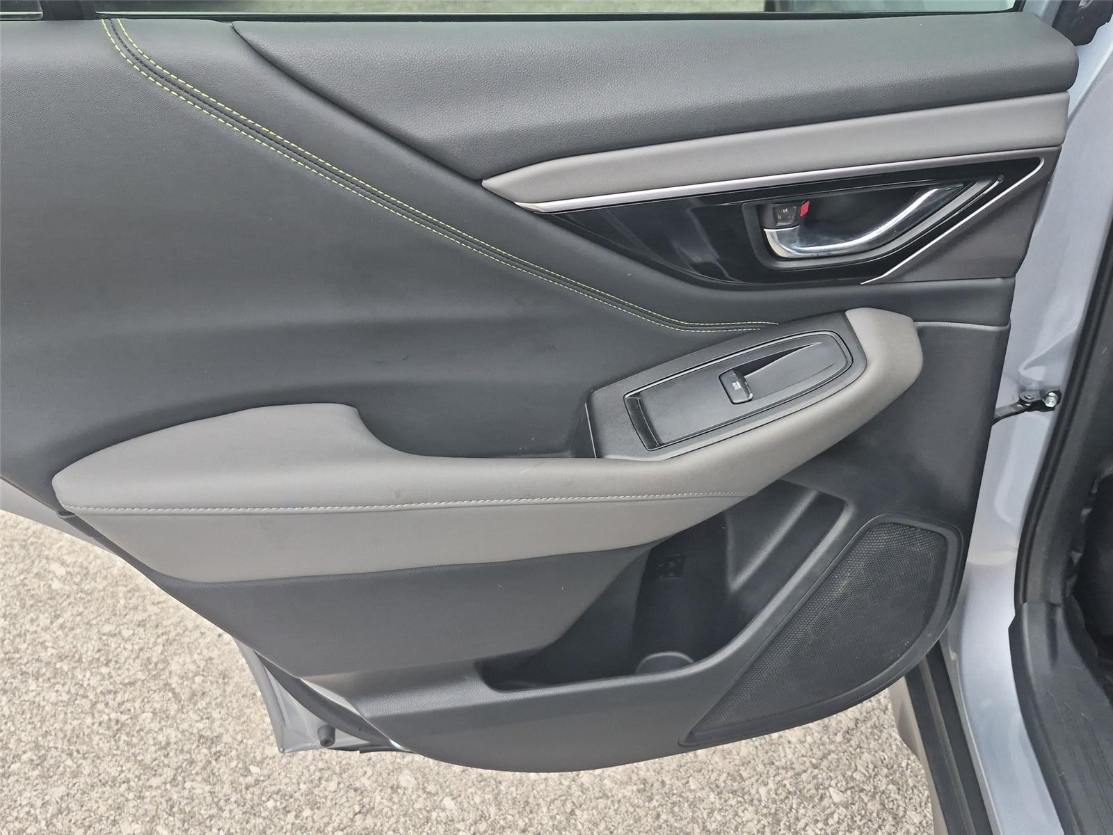Used 2023 Ice Silver Metallic Subaru Onyx Edition image 31