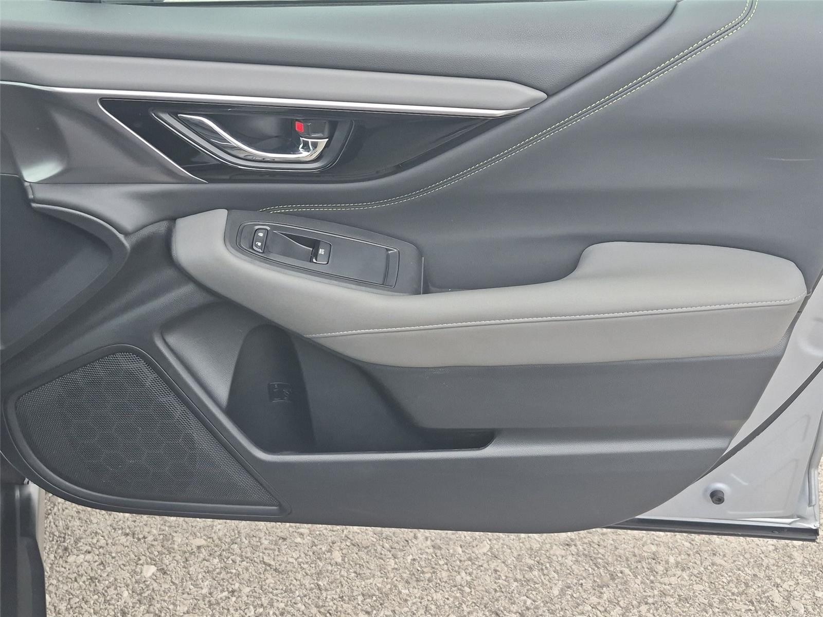 Used 2023 Ice Silver Metallic Subaru Onyx Edition image 35