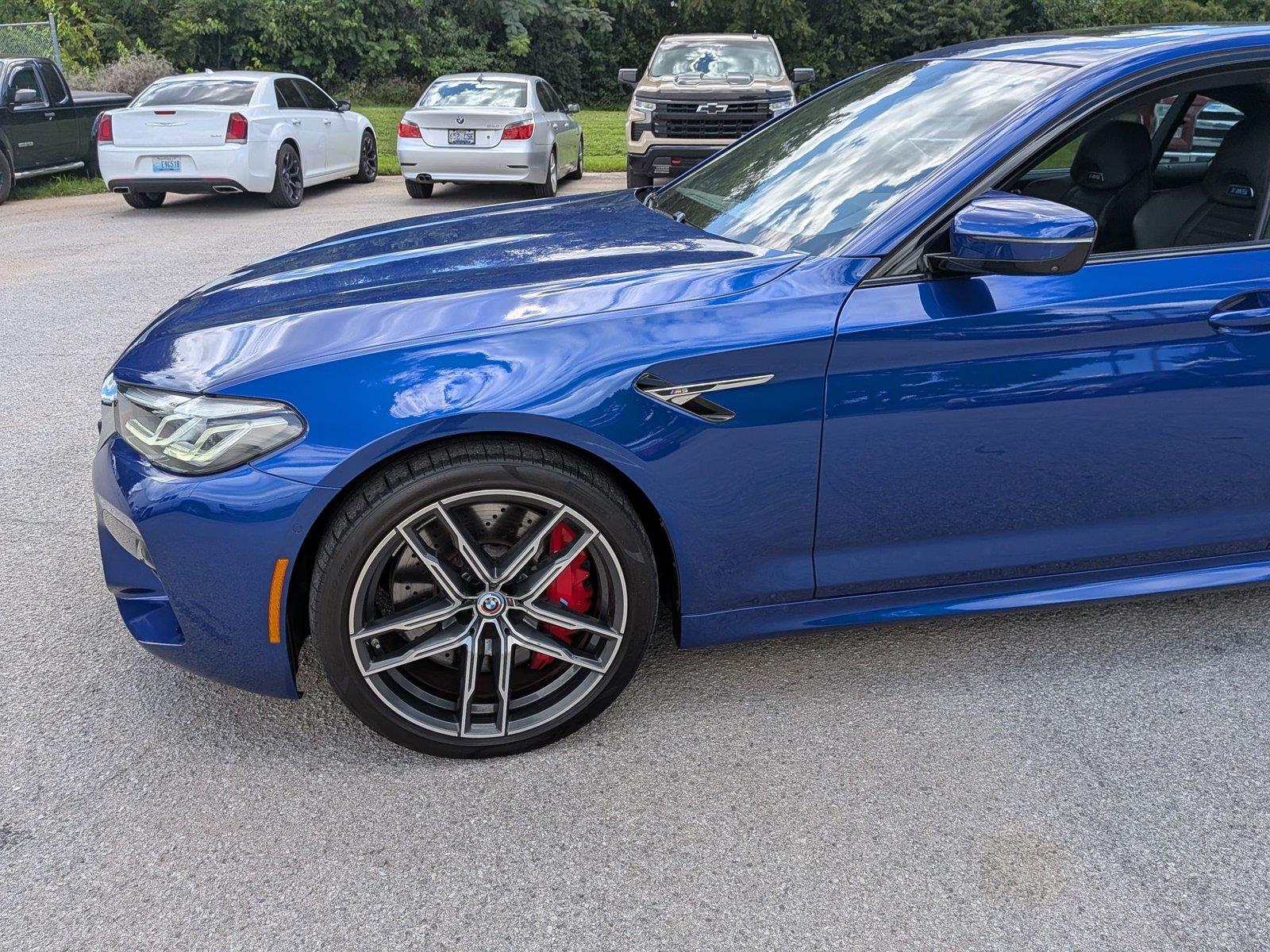 Used 2023 Marina Bay Blue Metallic BMW  image 10