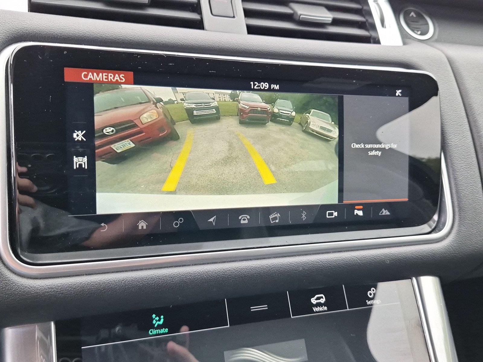 Used 2018 Fuji White Land Rover SE image 25