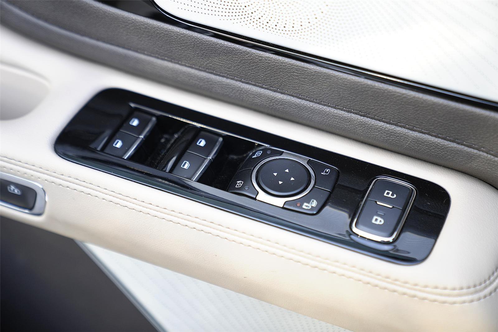 Used Car 2023 Lincoln Aviator  Grand Touring For Sale Under $50,000 In Round Rock, Texas