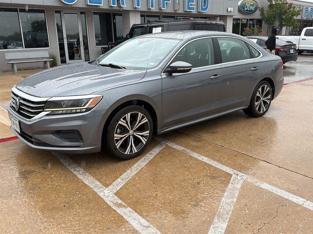 2022 Volkswagen Passat Sedan Front-Wheel Drive 6-Speed Automatic