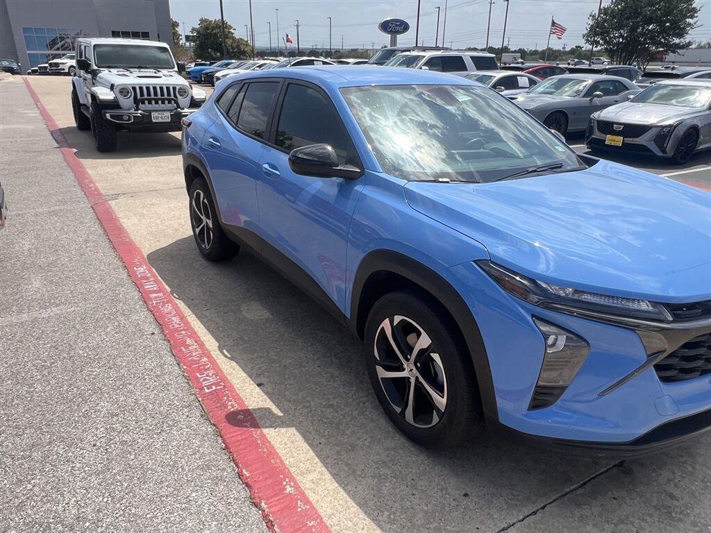 Fountain Blue 2024 Chevrolet Trax SUV / Crossover Front-Wheel Drive 6-Speed Automatic