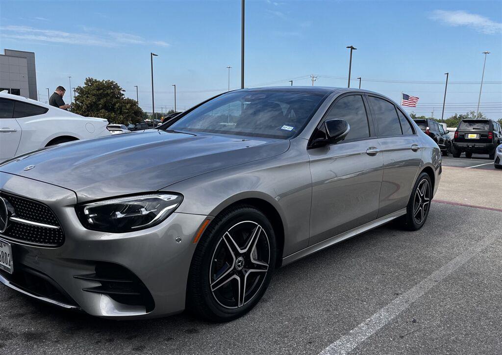 2022 Mercedes-Benz E-Class Plata (Mojave Silver Metallic) Sedán Tracción en las cuatro ruedas 