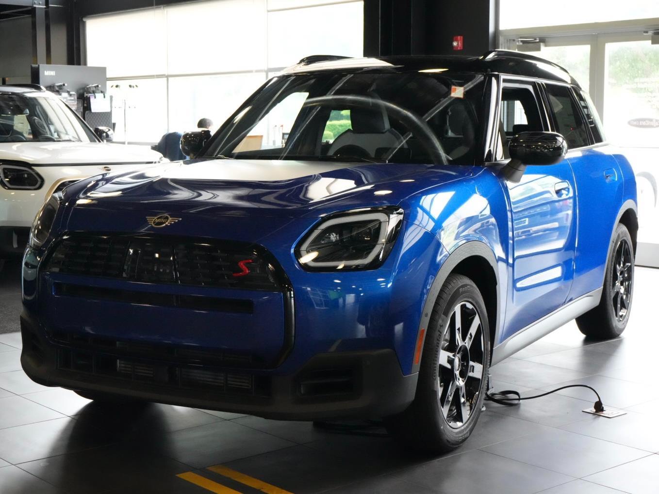 Blazing Blue Metallic 2026 MINI Countryman SUV / Crossover All-Wheel Drive 7-Speed Dual Clutch
