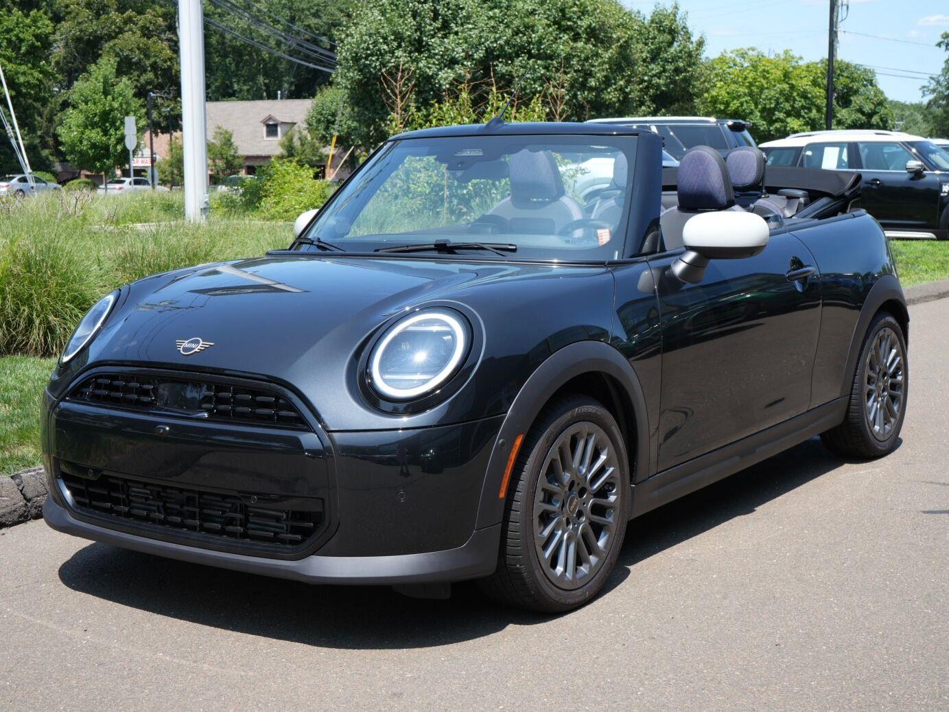 Midnight Black II Metallic 2026 MINI Cooper Hatchback Front-Wheel Drive Automatic